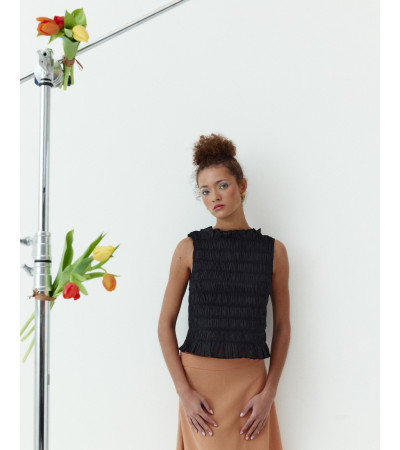 TOP DE CUERPO FRUNCIDO CON CUELLO BARCO | MULAYA