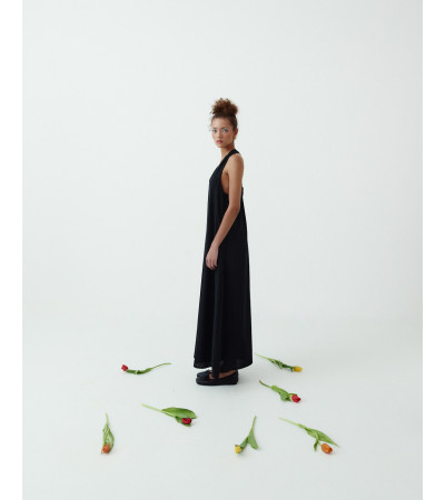 VESTIDO LARGO CON ESCOTE V Y DETALLE TRENZADO | MULAYA