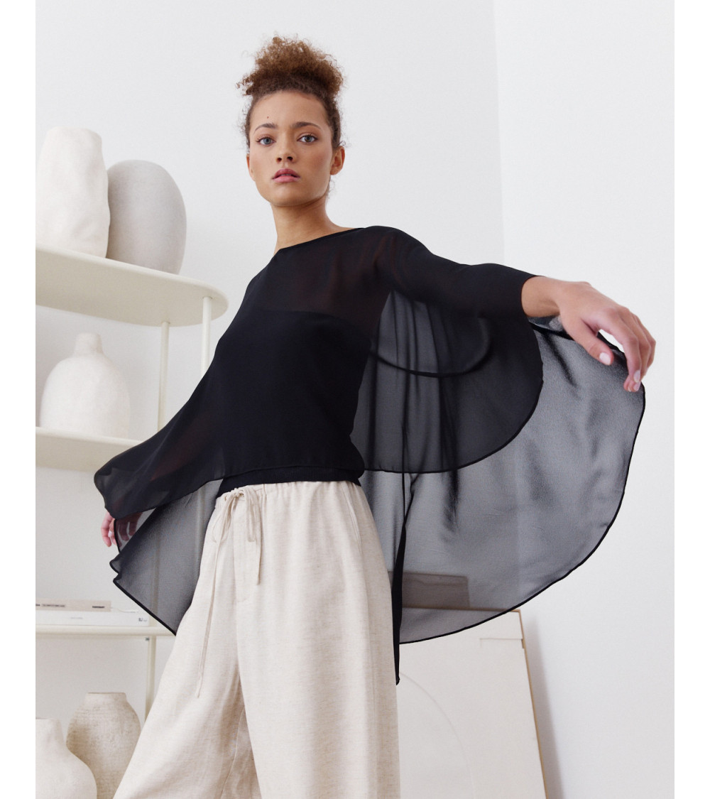 CAPA SEMITRANSPARENTE CON CAÍDA ASIMÉTRICA | MULAYA