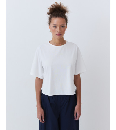 CAMISETA MANGA MURCIÉLAGO Y BAJO ASIMÉTRICO | MULAYA