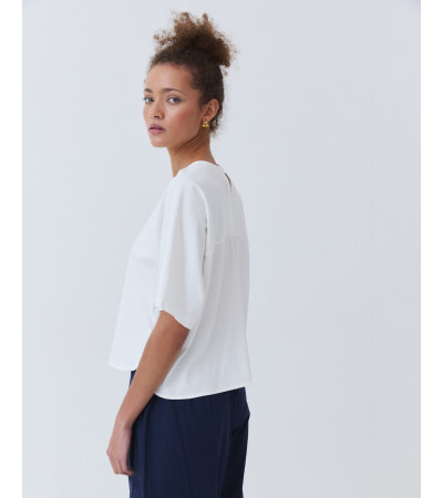 CAMISETA MANGA MURCIÉLAGO Y BAJO ASIMÉTRICO | MULAYA