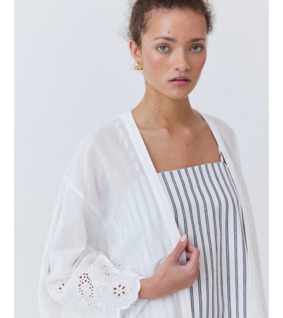 KIMONO DE ALGODÓN CON BORDADO OJALILLO | MULAYA