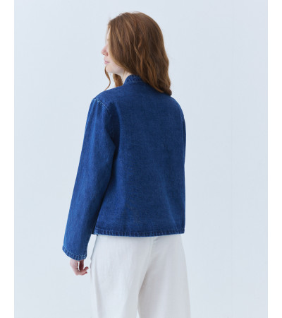 CHAQUETA DENIM CON CUELLO MAO Y CIERRE ORIENTAL | MULAYA