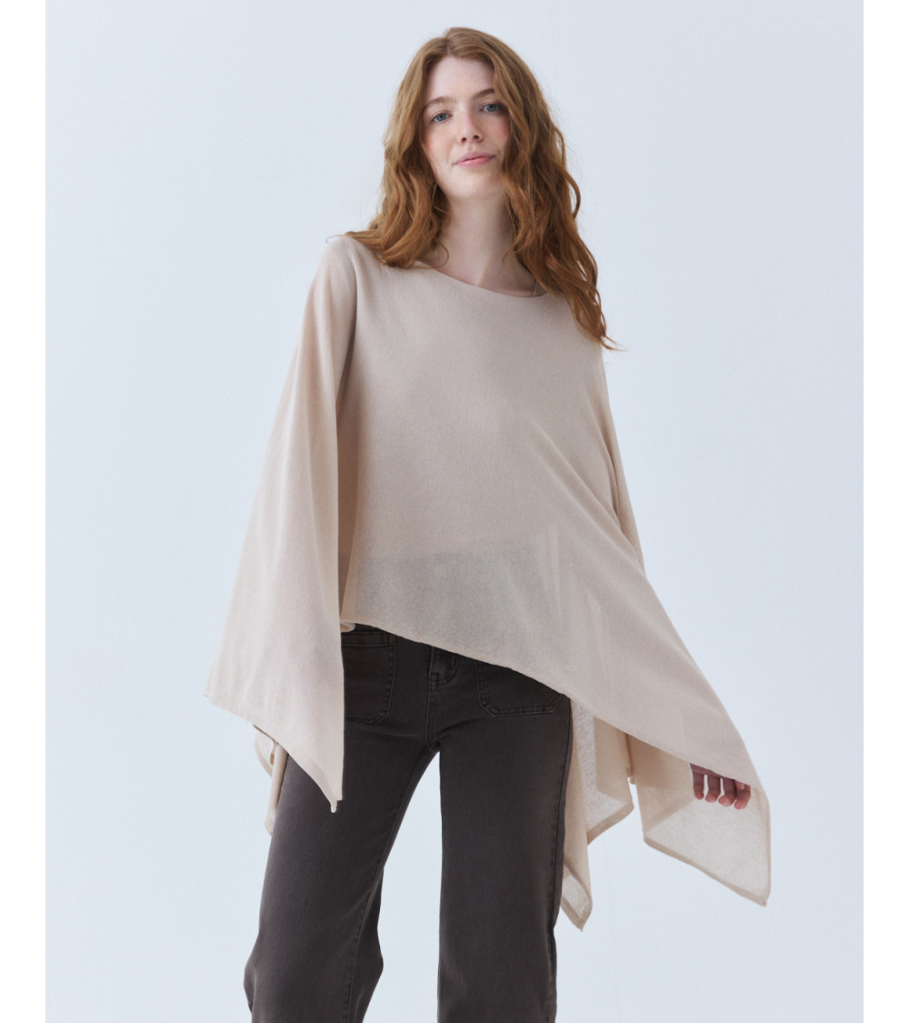 CAPA DE PUNTO FINO CON PUNTAS ASIMÉTRICAS | MULAYA