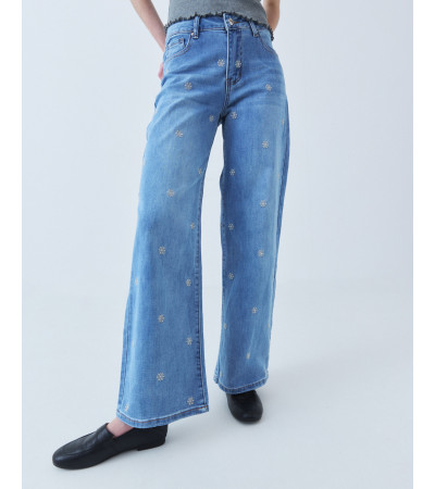 JEANS WIDE LEG CON BORDADO DE FLORES | MULAYA