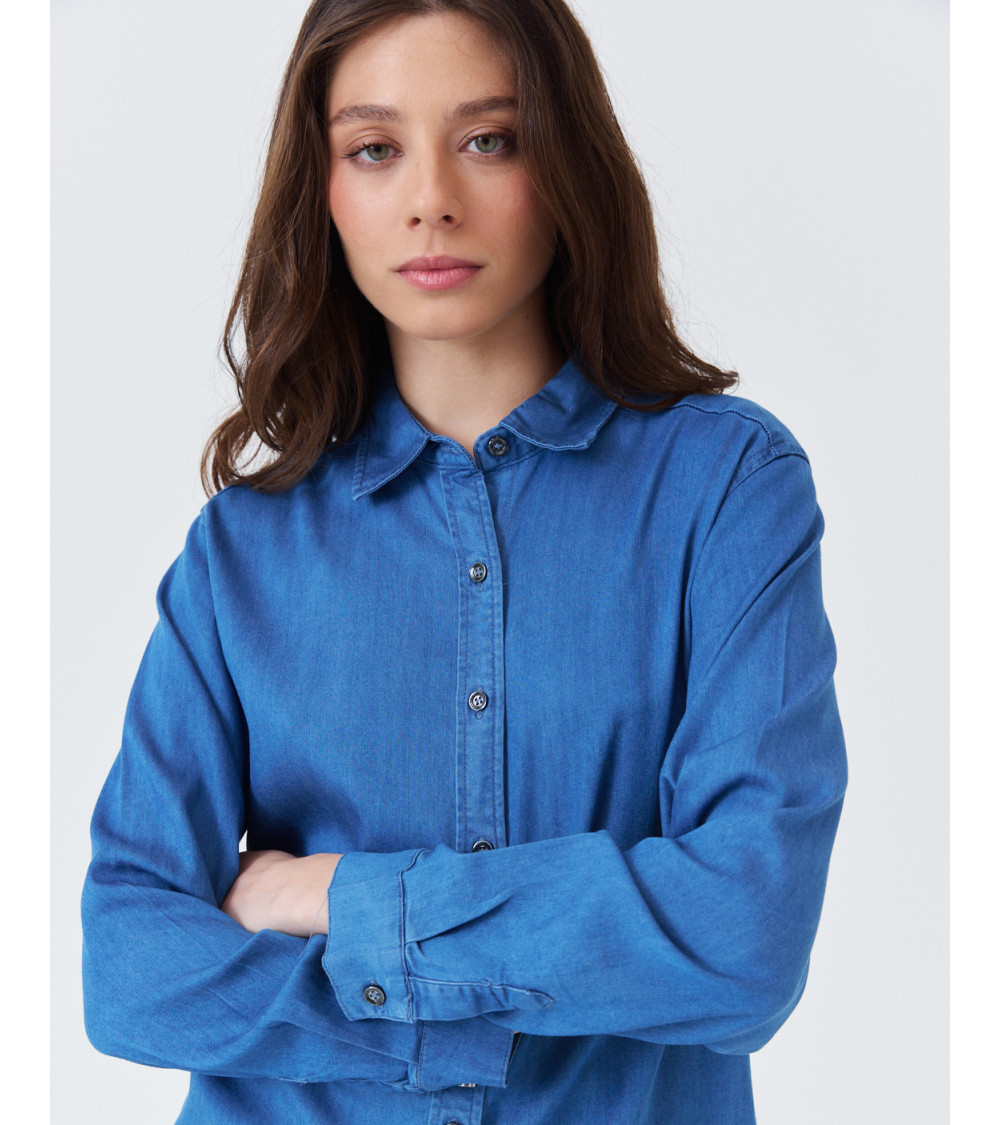 CAMISA DENIM FLUIDA DE CORTE CLÁSICO | MULAYA