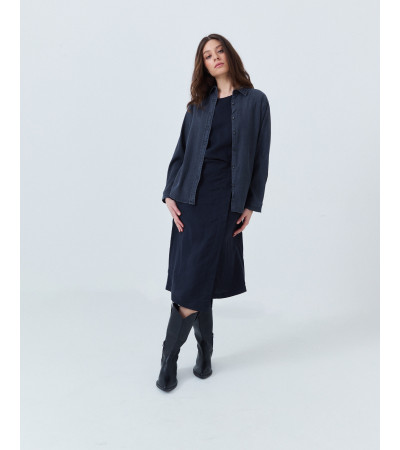 CAMISA DENIM FLUIDA DE CORTE CLÁSICO | MULAYA