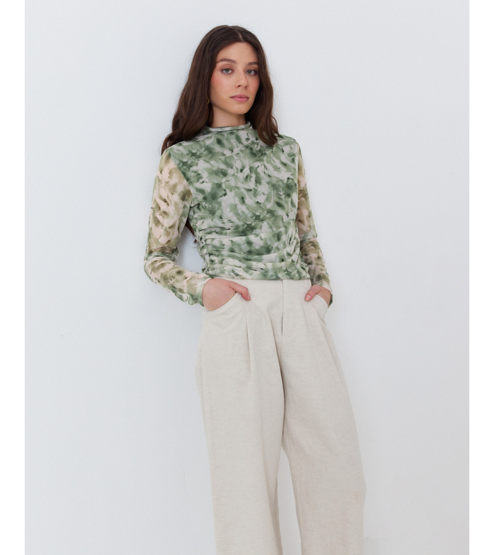 BLUSA DE CUELLO ALTO CON PLIEGUES DE TUL | MULAYA