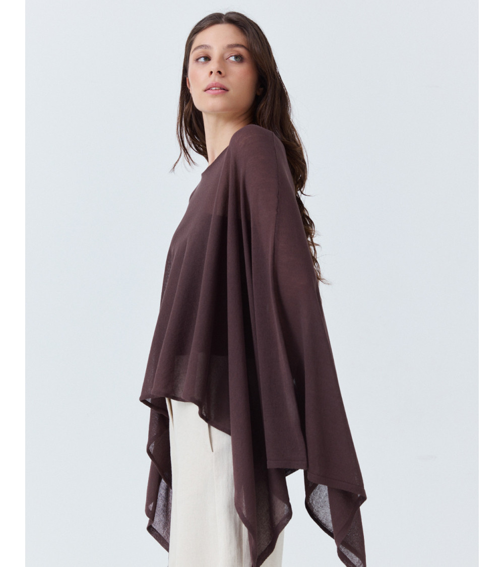 CAPA DE PUNTO FINO CON PUNTAS ASIMÉTRICAS | MULAYA