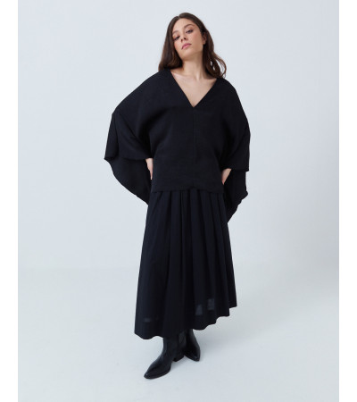 CAPA DE SATÉN CON CUELLO EN V FLUIDA | MULAYA