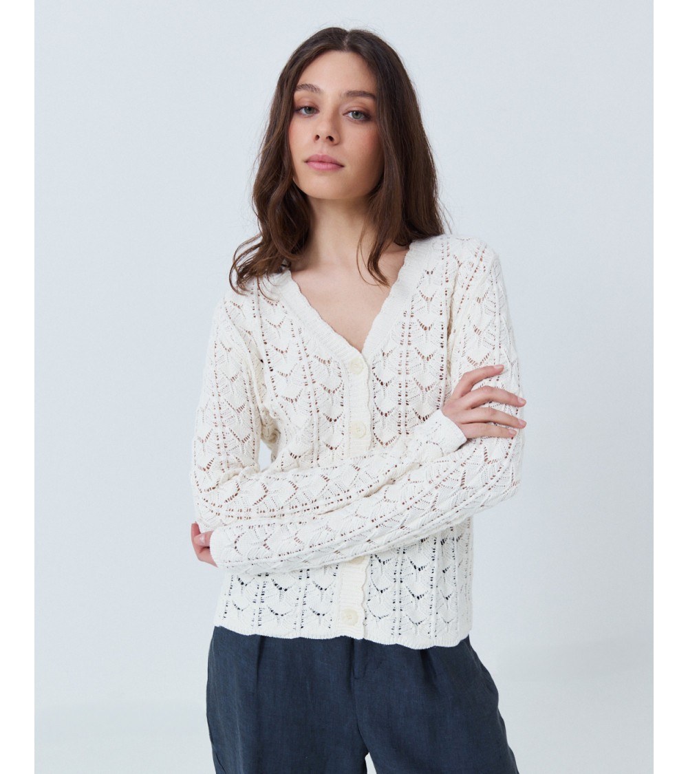 CÁRDIGAN DE PUNTO CALADO CON CUELLO PICO | MULAYA