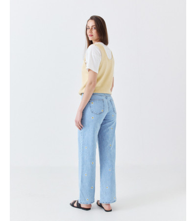 JEANS RECTOS CON BORDADOS DE MARGARITAS | MULAYA