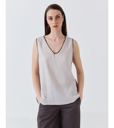 BLUSA FLUIDA CUELLO PICO CON VIVOS A CONTRASTE | MULAYA