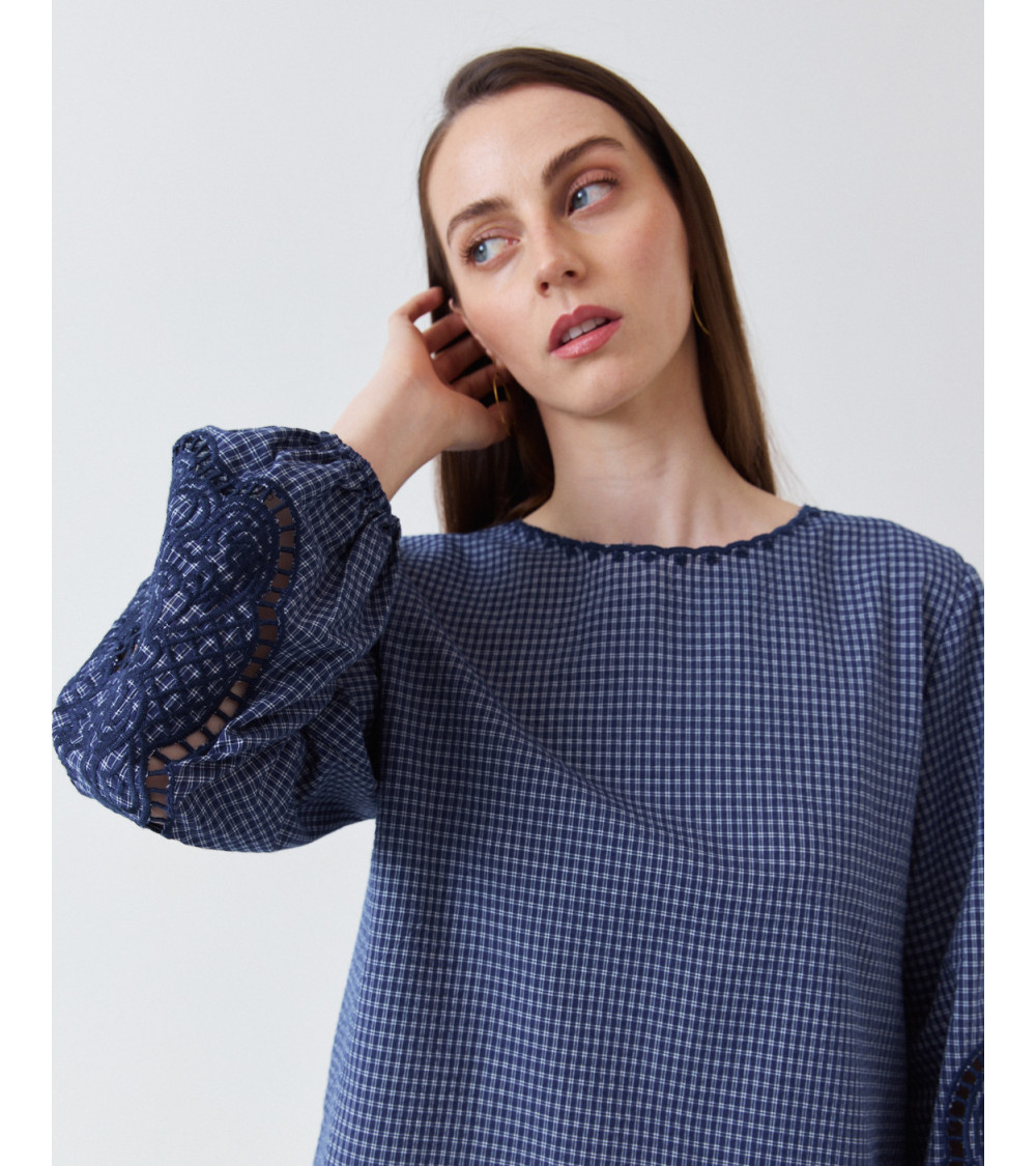 CAMISA CUADROS CON DETALLES BORDADOS Y PERFORADOS | MULAYA