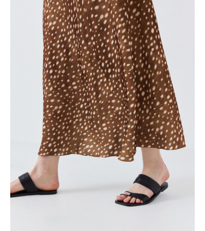 FALDA MIDI SATINADA CON ESTAMPADO ANIMAL PRINT | MULAYA