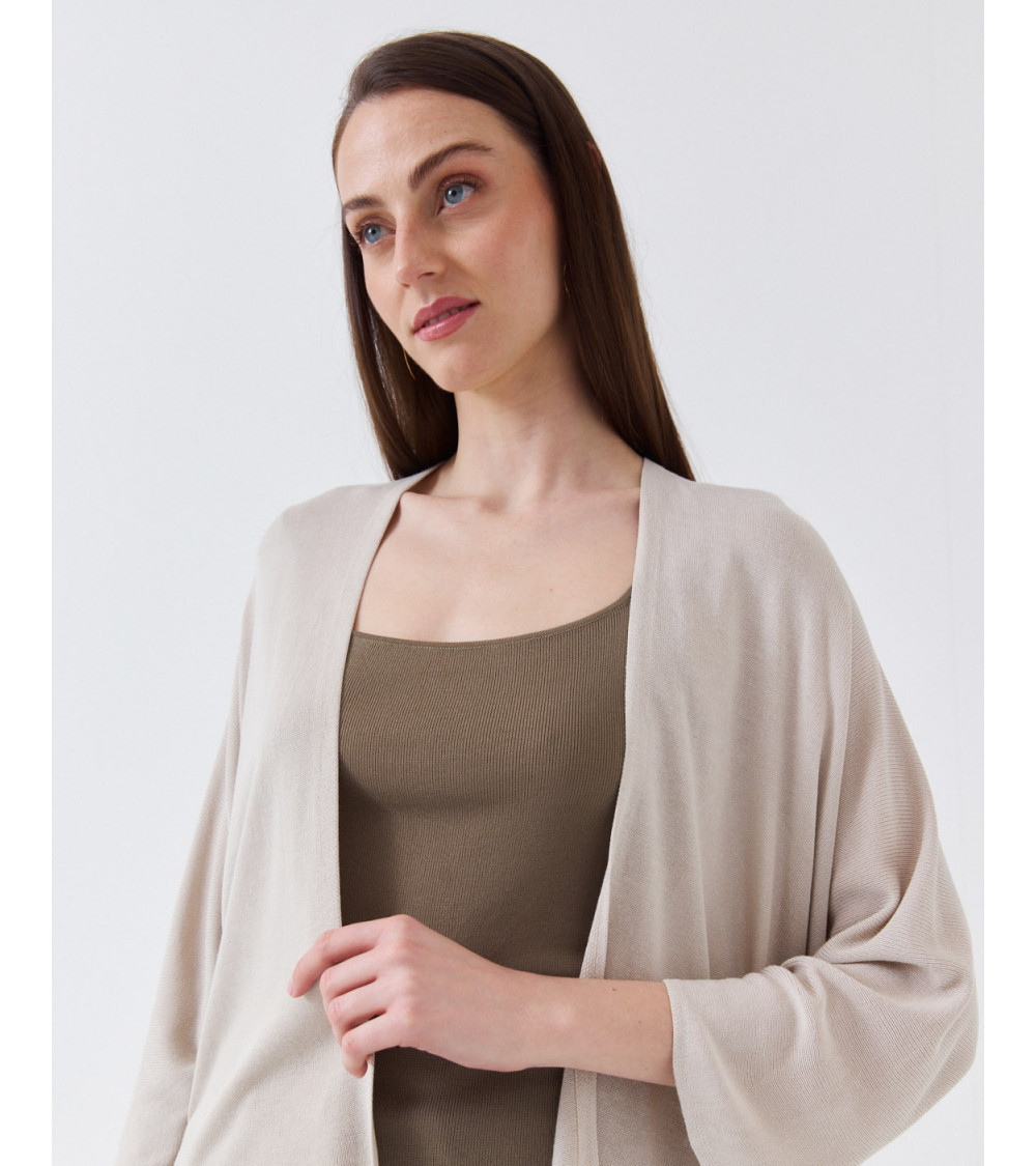 KIMONO CORTO DE PUNTO CON MANGA MURCIÉLAGO | MULAYA