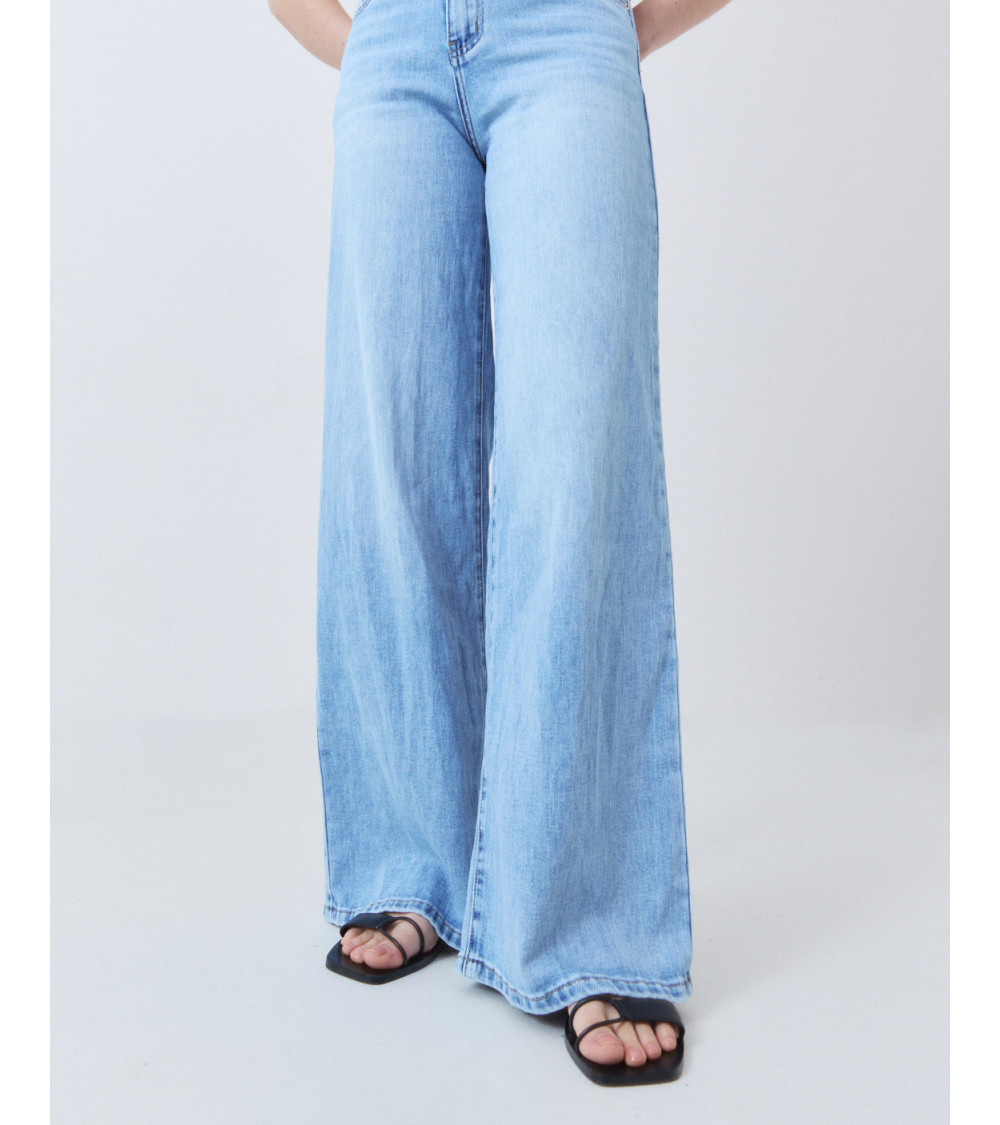 JEANS RECTOS DE TIRO ALTO SOFT STRAIGHT LEG | MULAYA
