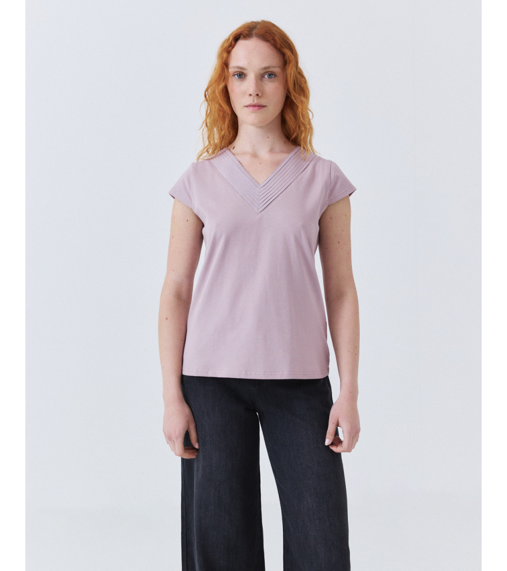 Camiseta de Cuello V con Detalle de Pliegues | MULAYA