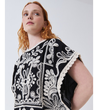 BLUSA BOHO CON BORDADOS ORNAMENTALES | MULAYA