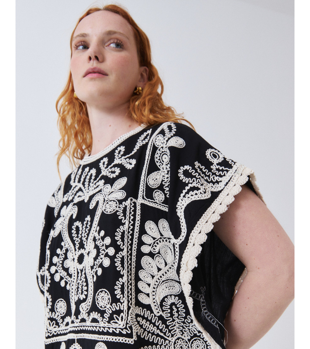 BLUSA BOHO CON BORDADOS ORNAMENTALES | MULAYA