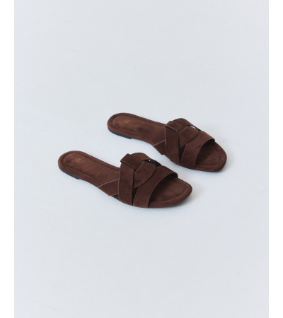 SANDALIA PLANA ANTE CRUZADA SUELA GOMA | MULAYA