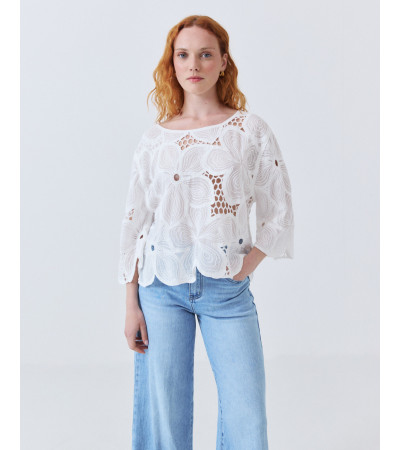 BLUSA DE ALGODÓN CON BORDADOS FLORALES Y CROCHET | MULAYA