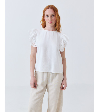 BLUSA BLANCA CON MANGAS DE VOLANTES Y HOJALILLO | MULAYA