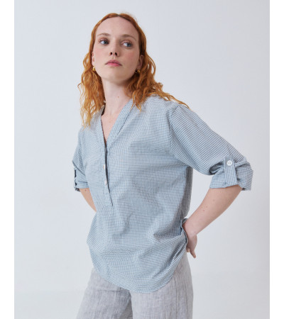 CAMISA ESTAMPADA DE CUADROS CON CUELLO V | MULAYA