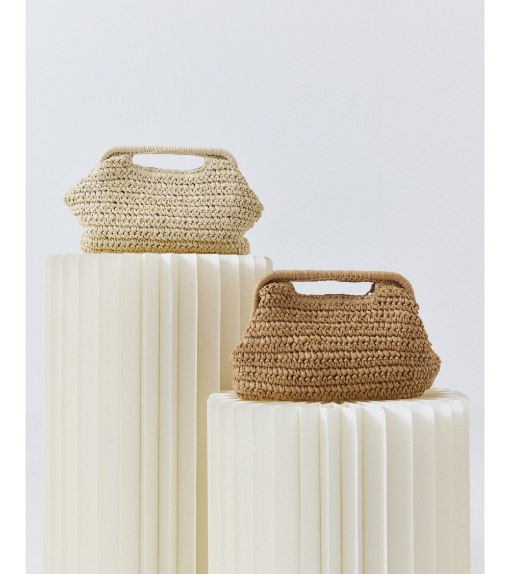 BOLSO DE PAJA TRENZADA CON CADENA DORADA | MULAYA