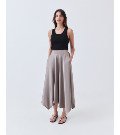 FALDA MIDI SATINADA ASIMÉTRICA CON CINTURA ELÁSTICA | MULAYA