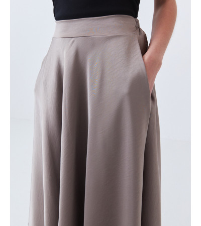 FALDA MIDI SATINADA ASIMÉTRICA CON CINTURA ELÁSTICA | MULAYA