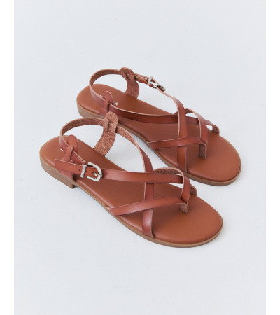 Sandalia Plana de Tiras Efecto Piel Marrón | MULAYA