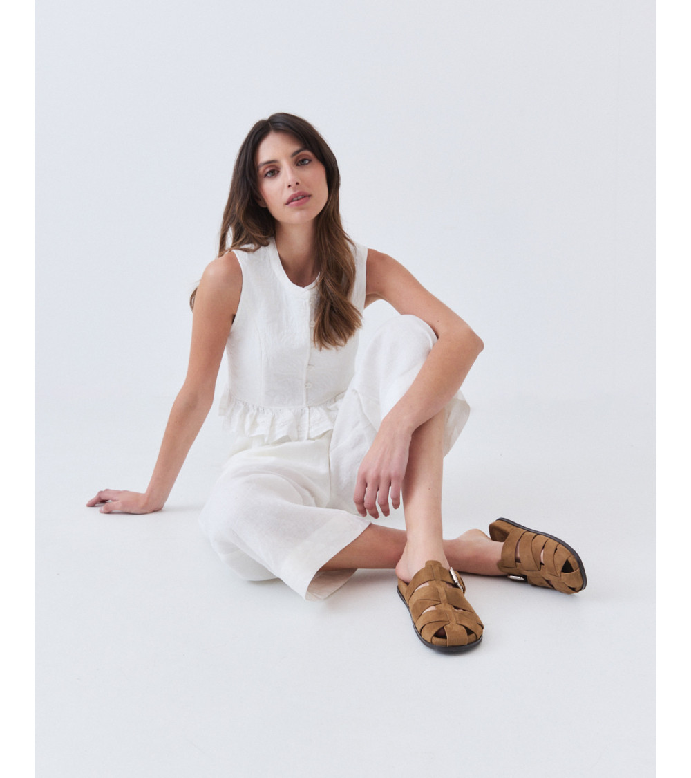 Zueco Tipo Cangrejera con Hebillas | MULAYA