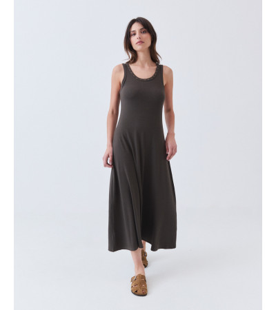 Vestido Largo con Cuello de Ojales | MULAYA