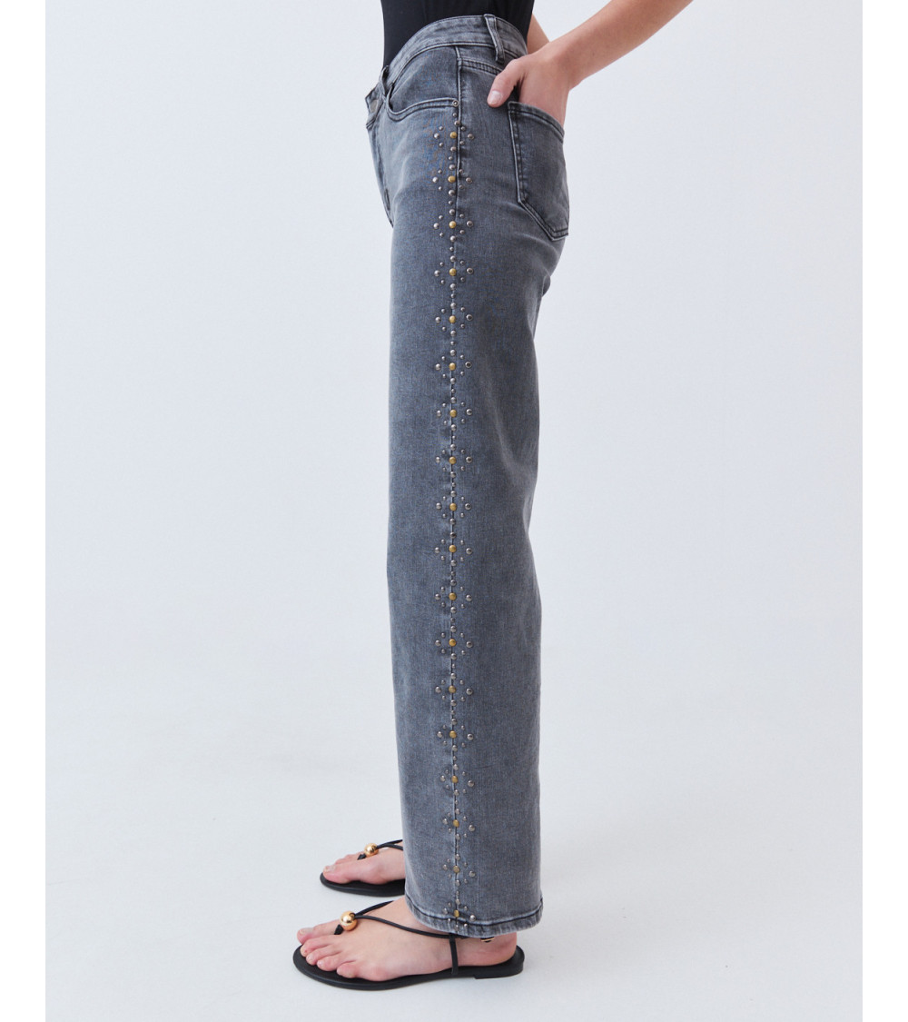 Jeans Wide Leg con Tachas Laterales y Cinco Bolsillos | MULAYA