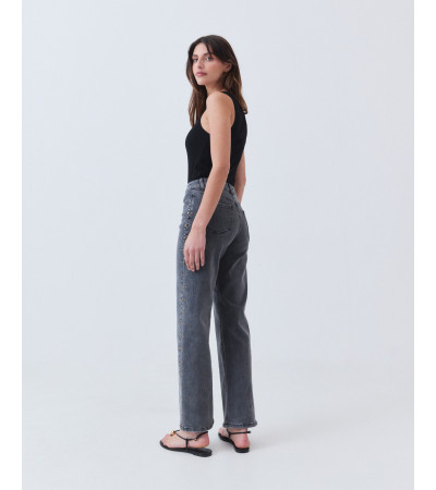 Jeans Wide Leg con Tachas Laterales y Cinco Bolsillos | MULAYA