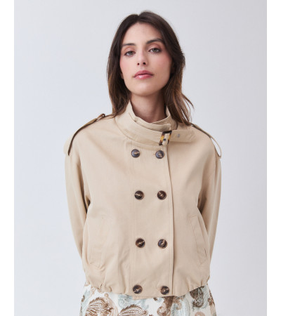 Trench Corto Hebilla con Doble Botonadura | MULAYA