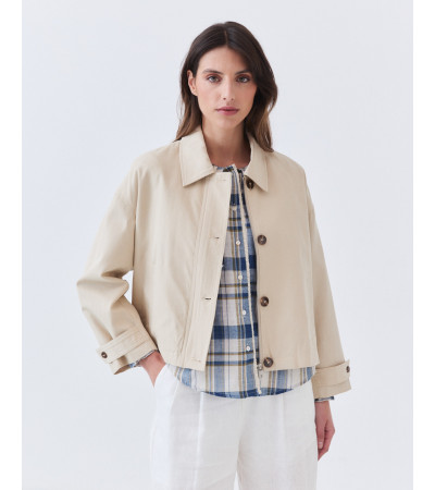 Trench Corto con Cuello Solapa y Charreteras | MULAYA