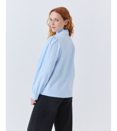 CAMISA CON CUELLO DE VOLANTES Y TEXTURA DE PUNTOS | MULAYA