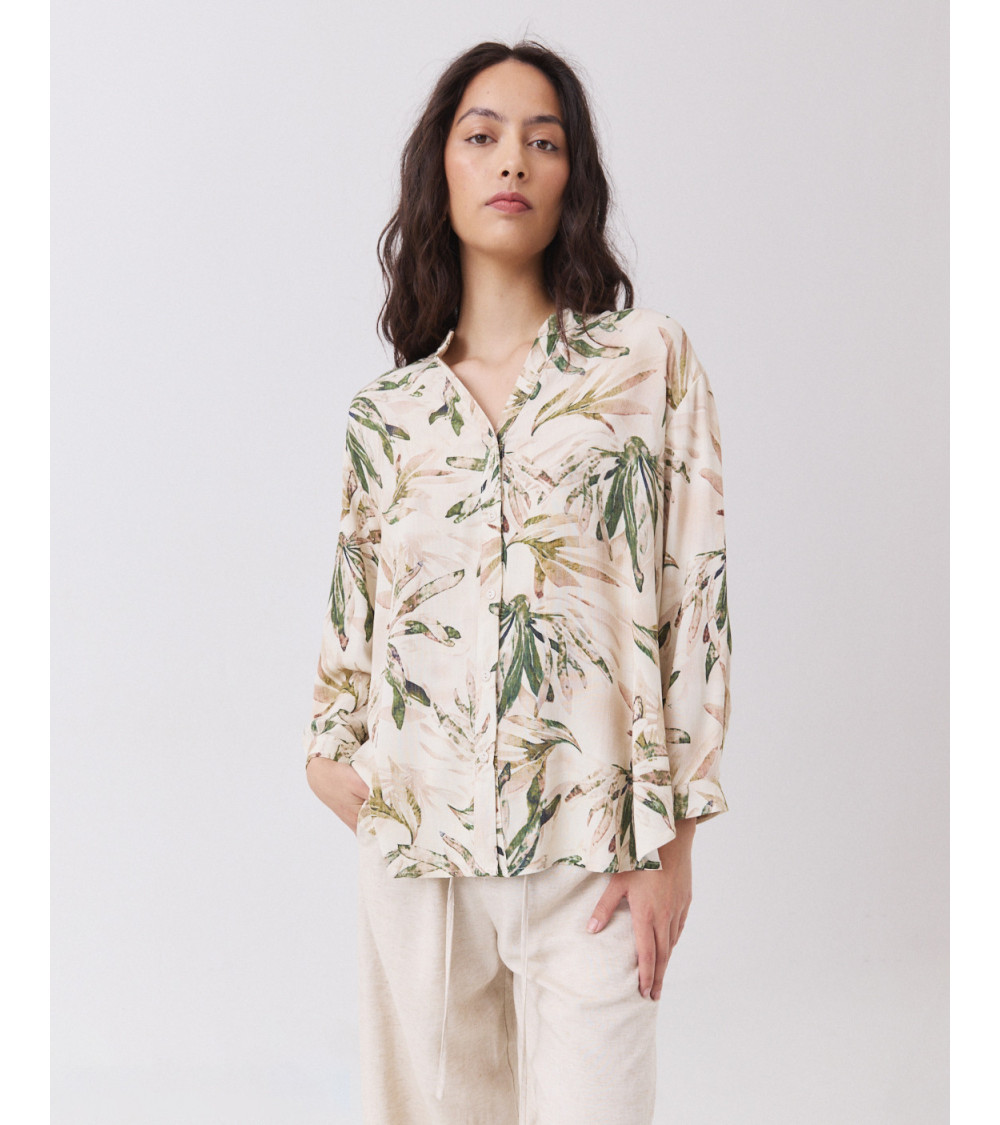 Camisa Estampada con Cuello Mao y Escote Pico | MULAYA