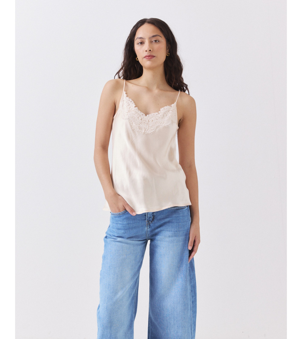 Top de Tirantes Finos con Detalle de Encaje | MULAYA