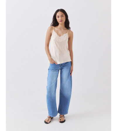 Top de Tirantes Finos con Detalle de Encaje | MULAYA