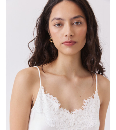 Top de Tirantes Finos con Detalle de Encaje | MULAYA