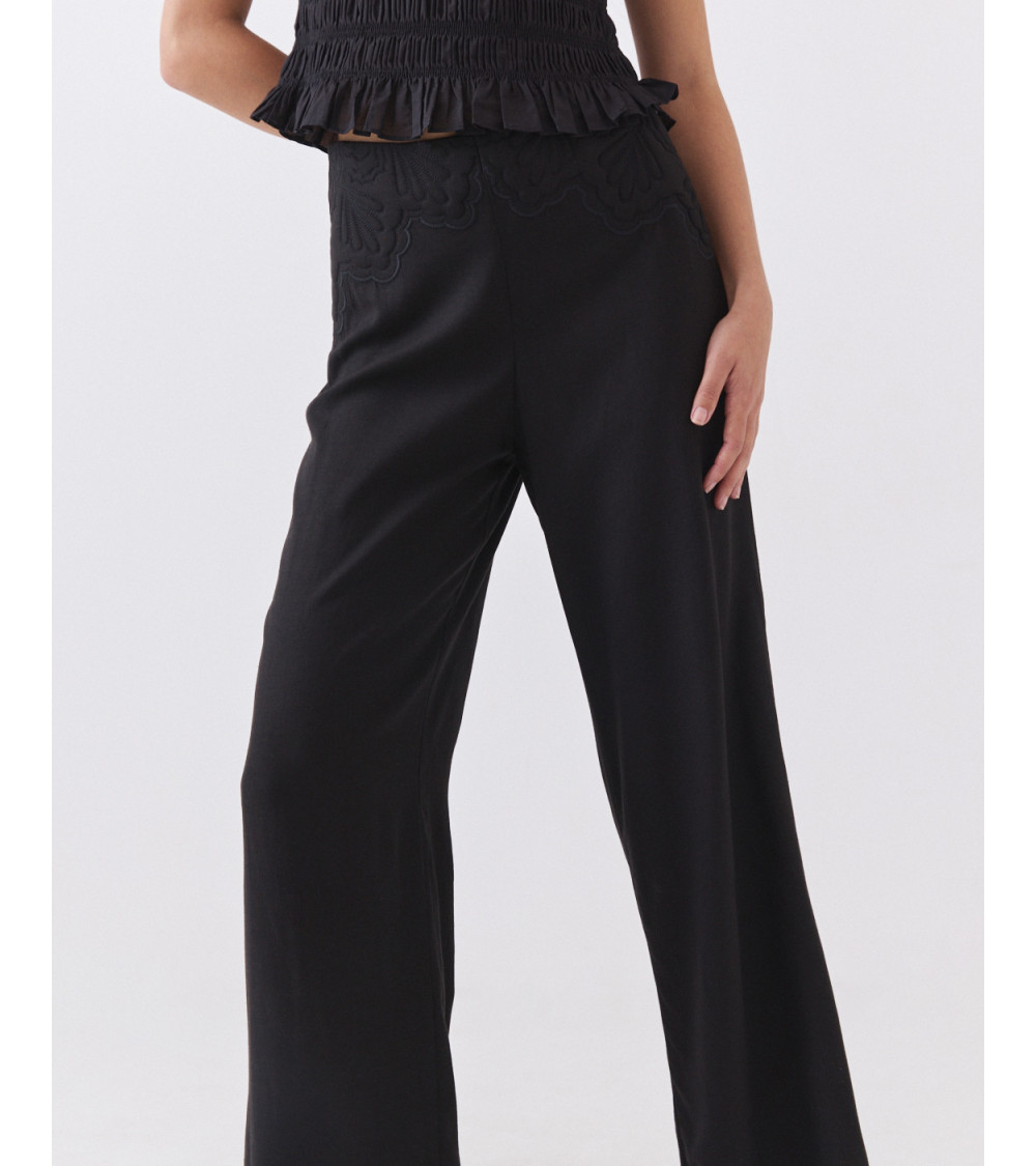 Pantalón Flare con Cintura Bordada y Cremallera | MULAYA