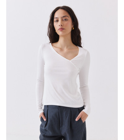 Camiseta Asimétrica de Manga Larga y Cuello Pico | MULAYA