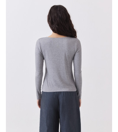 Camiseta Asimétrica de Manga Larga y Cuello Pico | MULAYA