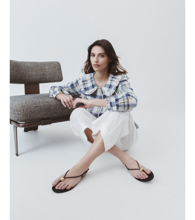 Sandalia Plana de Tiras Finas con Bolas Doradas | MULAYA