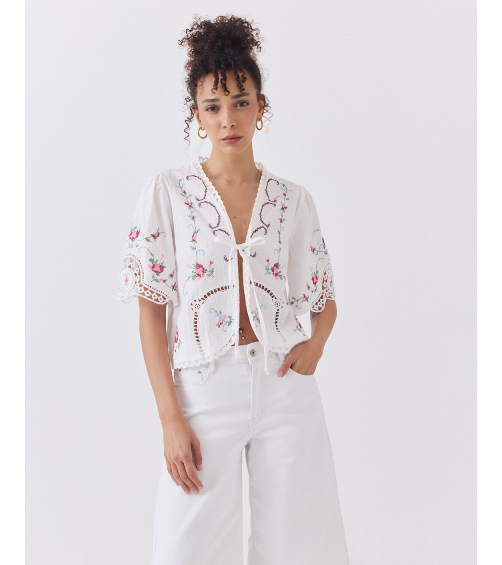 Top de Algodón con Bordado en Punto de Cruz y Encaje | MULAYA