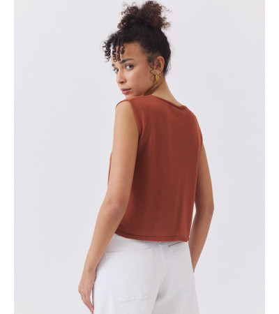 CHALECO DE PUNTO CON ESCOTE EN PICO Y APERTURA FRONTAL | MULAYA