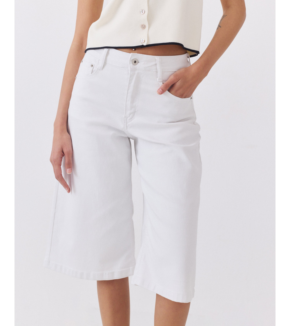 Bermuda Jorts Denim Blanca de Tiro Medio y Pernera Ancha | MULAYA